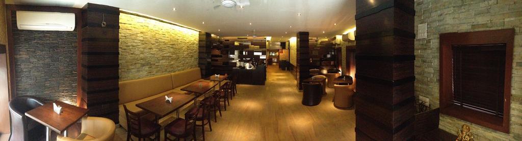 Vivek Hotel New Delhi Exterior photo